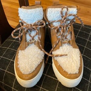 Women’s suede high top, J/slides nyc size 6 1/2